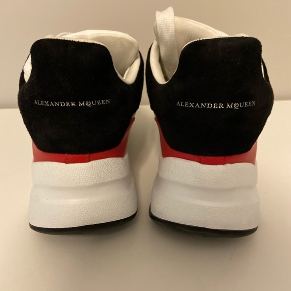 Alexander McQueen oversized laceup runner sneakers - Picture 7 of 13